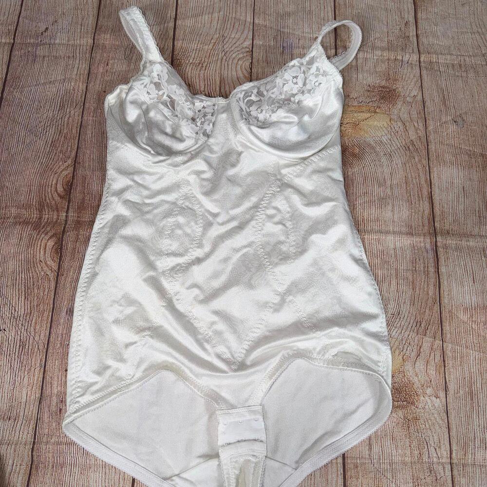 Flexees 38B Shapewear